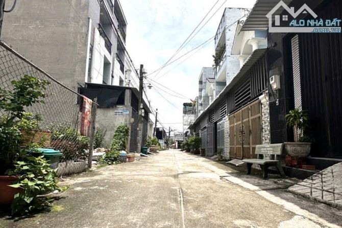 Bán nhà hẻm xe hơi, Thạnh Lộc 41, Quận 12, 52.9 m² (4m x 14m), 4 phòng - Giá 5.3 tỷ TL - 1