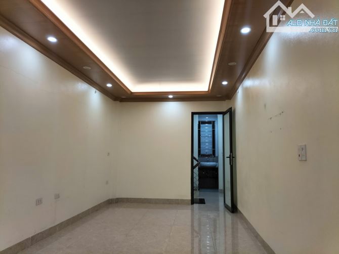 Bán nhà mặt phố quốc lộ 1A đường Ngọc Hồi 33m 5 tầng kinh doanh 10.7 tỷ - 1
