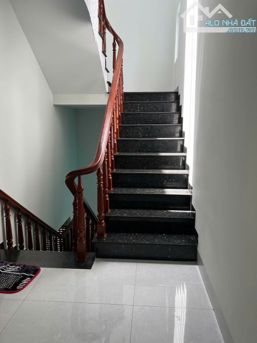 BÁN NHÀ 1 TRỆT 2 LẦU HẺM Ô TÔ NGÔ QUYỀN TP VŨNG TÀU - 1