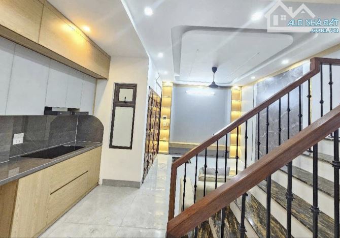 SIÊU ĐẸP!BÁN NHÀ CỰ KHỐI LONG BIÊN FULL NỘI THẤT 5TẦNG GIÁ CHỈ 5,6TỶ - 1