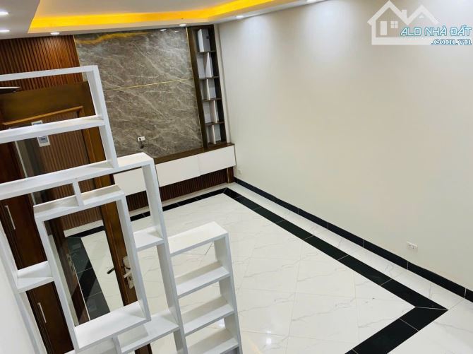Nhà đẹp mới xây 5 tầng, 37m, ô tô đỗ cửa, ở sướng, kinh doanh đỉnh cao, Khương Hạ - 1