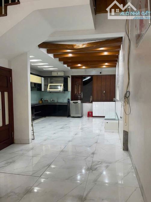 Bán nhà 4 tầng mặt đường Lê Đại Hành gần công viên kỳ bá - 1