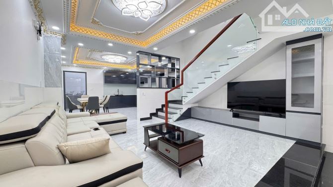 Nhà phố Lê Văn Lương, cạnh Phú Mỹ Hưng, 5 tầng, nội thất mới - 1
