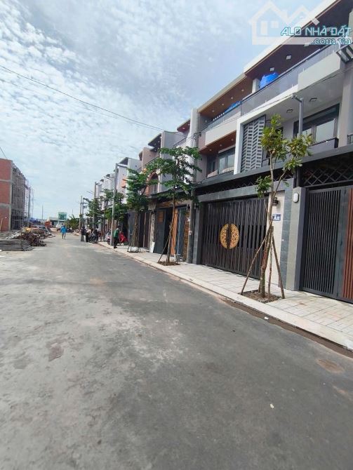 CÒN 1 LÔ DUY NHẤT TRONG KDC ĐÔNG ĐÚC 5x 28m. Đường Nhựa 6m. Cần Đước, Long An - 1