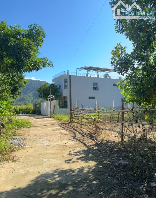 BÁN ĐẤT NẰM BÊN CẠNH KHU DU LỊCH, CÁCH SÔNG 100M, PHÙ HỢP NGHỈ DƯỠNG, LÀM HOMSTAY - 1