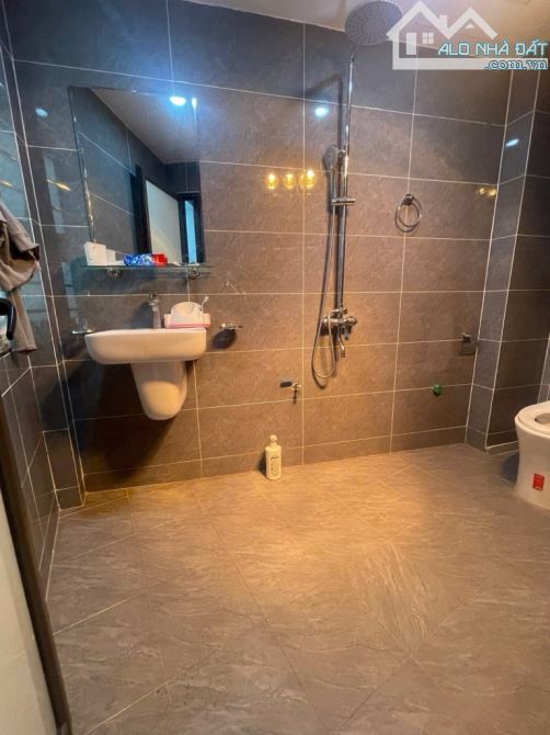 Chủ nhà nhờ bán căn nhà địa chỉ ở đông la hoài đức 30m2 4 tầng xây còn rất mới - 1