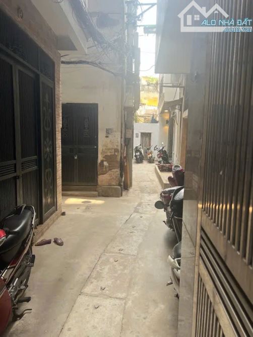 Bán gấp nhà Phan Đình Giót 45m² , ngõ nông, MT3.5m, chỉ nhỉnh 8 tỷ. - 1
