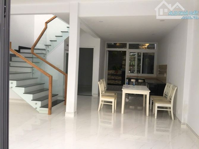Bán Nhà Quốc lộ 13 80m2 2 Tầng 7,5 Tỷ Mặt Tiền Đường 6m Ngay Khu Hồng Long Kinh Doanh Đỉnh - 1