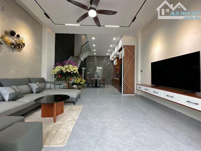 Nhà 1 Trệt 2 Lầu - Thiết Kế Hiện Đại - Tặng Nội Thất - Khu Phố An Ninh - 1