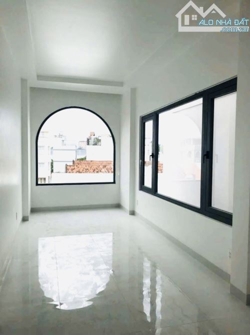 MẶT TIỀN ĐƯỜNG SỐ GIÁP BẾN VÂN ĐỒN VÀ KHÁNH HỘI - CÁCH Q1 CHỈ 1 CÂY CẦU - 10