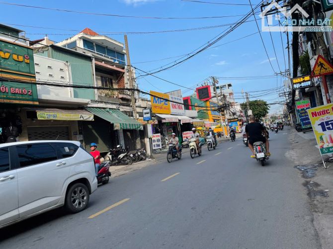 Căn nhà mặt tiền Lê Đức Thọ giá tốt 10.5 tỷ - Trệt 2 lầu DT 4.1x22 vuông đẹp - 1