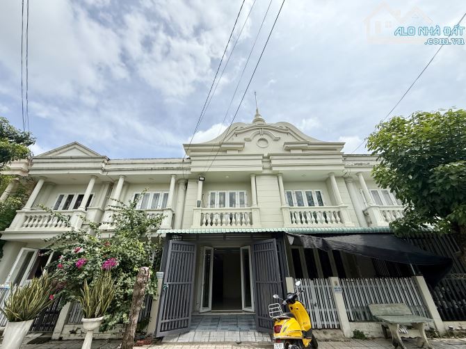 Siêu phẩm 1 Trệt 1 Lầu sổ riêng hoàn công . Giá 1.3 tỷ bán gấp chính chủ - 1