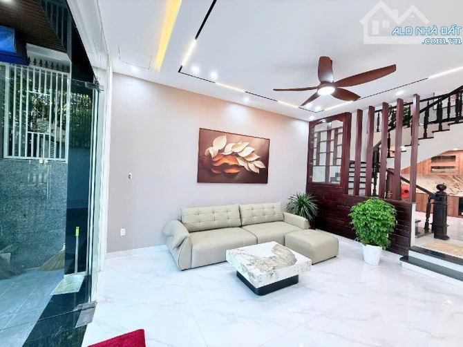 Siêu phẩm nhà 3 tầng mặt tiền đường Cần Giuộc, An Khê Thanh Khê. Giá 9,3 tỷ View Chợ Hoa - 1