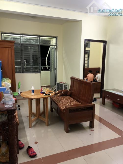 Bán căn hộ 312 Lạc Long Quân 65m2, 2 phòng ngủ, giá bán 2 tỷ 9, có sổ hồng riêng - 1
