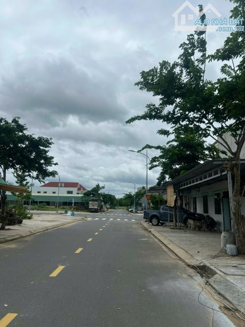 HÀNG NGỘP BÁN GẤP LÔ 206M2 ĐỐI DIỆN VINCOM LONG THÀNH NGAY Đ. LÊ DUẨN GIÁ 2TỶ3 - SHR - 1