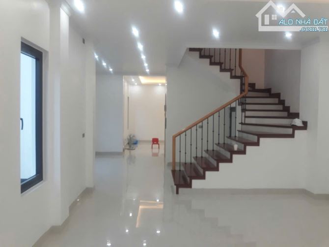 🔥 NHÀ LÔ GÓC HIỆN ĐẠI CÓ THANG MÁY - KĐT MỚI ĐÔNG SƠN - 1