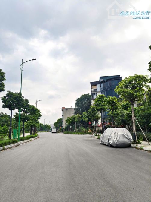 💥BÁN NHÀ GIANG BIÊN LB, DT94M2, MT7.7M, LÔ GÓC, ÔTÔ ĐỖ CỬA,TRUNG TÂM,KINH DOANH,GIÁ 13.XT - 1