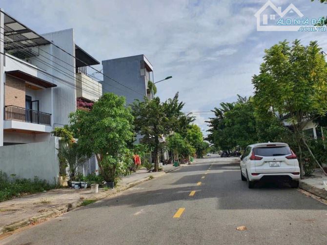 RẺ NHẤT THỊ TRƯỜNG -Lô Đất biển MT Phạm Khiêm Ích -Sát Minh Mạng + Ngay Bãi tắm Sơn Thuỷ - 1