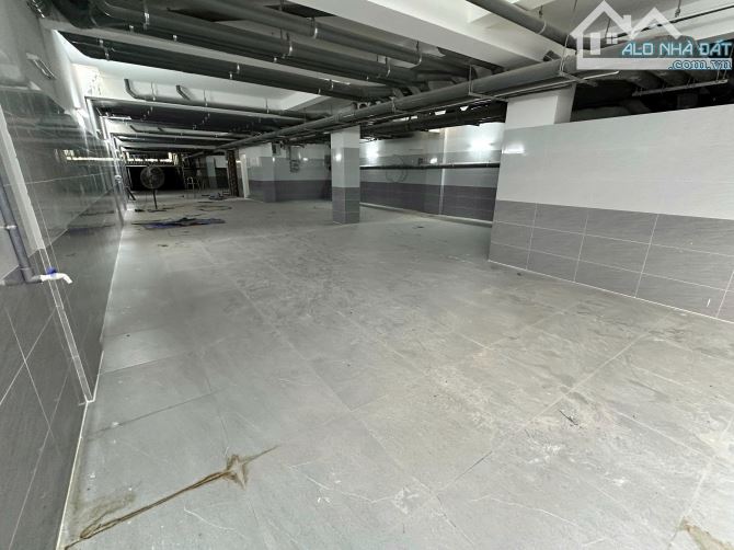 Bán CHDV Hẽm 12M Nguyễn Hữu Tiến - Tân Phú - 8.6 x 32m 6 Lầu 31.5 Tỷ - 1