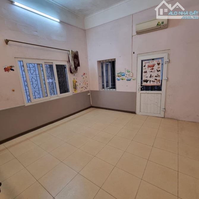 Cho thuê nhà Ngô Tất Tố, 35 m2*2,5 tầng 2pn, 8 triệu - 1