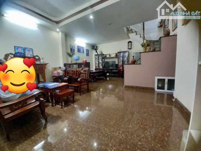 Gần SÂN BAY TÂN SƠN NHẤT nhà 2tầng (6 x 15) (6P ngủ) hẻm OTO tránh đường Phạm Ngũ Lão - 1