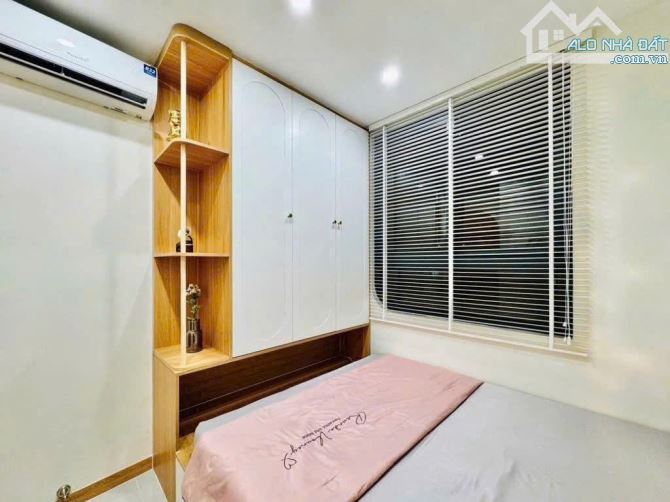 Bán nhà đường Hoàng Diệu, Quận 4, Giá: 2 tỷ 390 triệu / 50m2, sổ hồng riêng chính chủ - 1