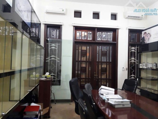 DT: 8,5m x 18m , 3 tầng , mặt tiền Trần Khánh Dư P.Tân Định Q.1 , Giá chỉ 60 tỷ - 1