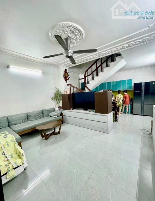 Nhà dân cực đẹp - Không một lỗi lầm - Đúng 15M ra ô tô - Phân khúc 7 đồng - Full nội thất. - 1