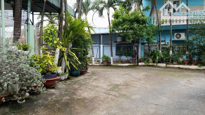 Bán lô đất ngay cổng Ký Túc Xá Đại Học Lạc Hồng, Bửu Long, Biên Hòa. 260m2, giá 3 tỷ 700.