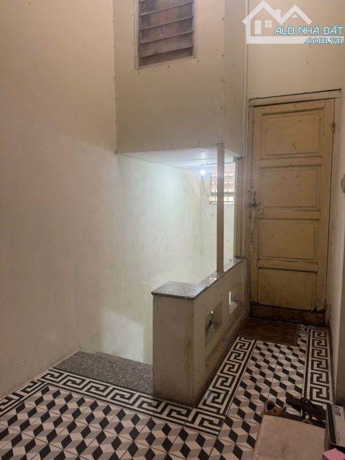 BÁN  BIỆT THỰ CỔ TẬP THỂ TẦNG 2, TRIỆU VIỆT VƯƠNG, HAI BÀ TRƯNG. 60M²,2PN. 5,5 TỶ - 1