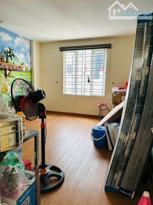 Chính chủ gửi bán  - 1tỷ9, xách đồ về ở luôn, chính chủ bán nhà 3 tầng ngõ 237 Đằng Hải - - 1