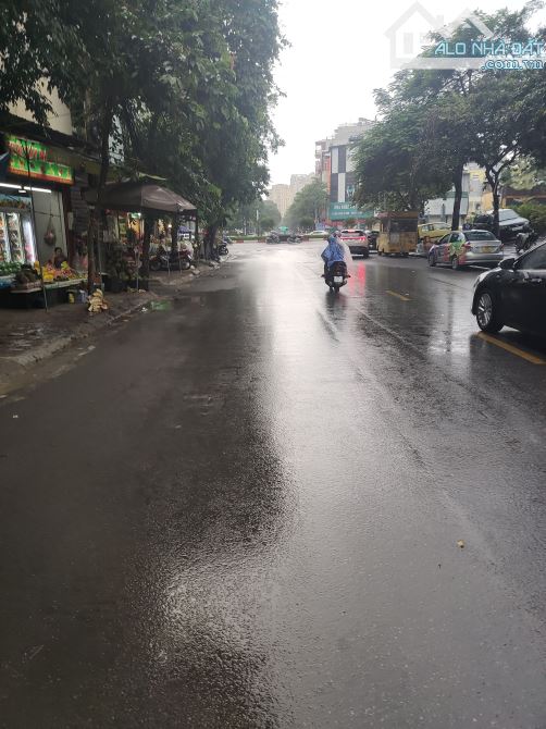 Bán nhà Nguyễn Thị Định lô góc 3 mặt ngõ ô tô , kinh doanh, dân xây chắc mt 12m 28 tỷ - 1