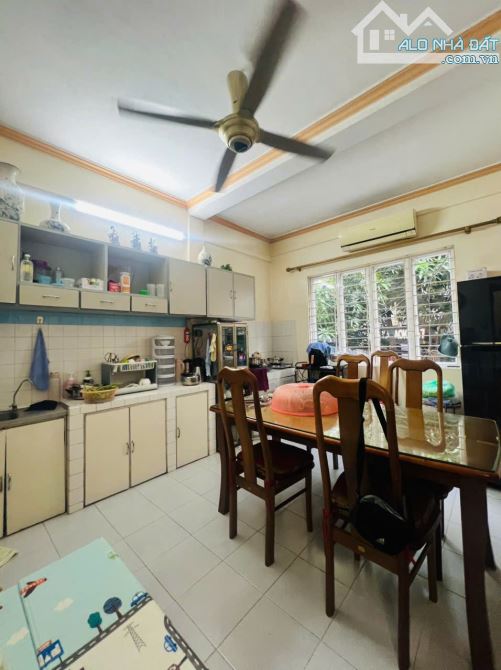 BÁN NHÀ KHU PHÂN LÔ OTO TRÁNH - VỈA HÈ - KD - QUẬN ĐỐNG ĐA - 5 TẦNG - HƠN 7 TỶ - SỔ A4