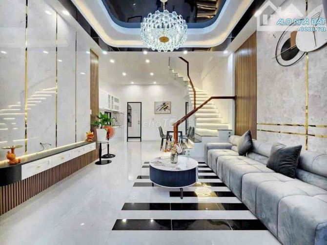 Bán gấp nhà Gò Vấp, Nguyễn Kiệm, gần hẻm xe hơi, 55m2, giá 5.5 tỷ - 1