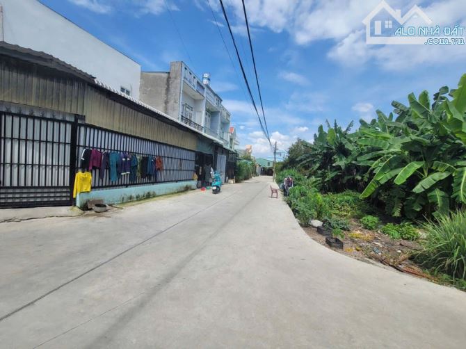 🆘️ PHAN VĂN HỚN HÓC MÔN _ LÔ GÓC 2MT 🆘️ 137M2 FUUL THỔ 🆘️ XE TẢI ĐỔ CỬA - 1