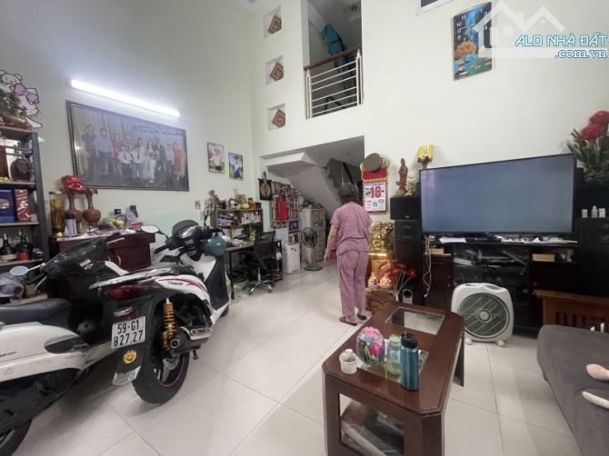 THỦ ĐỨC, TRƯỜNG THỌ - ĐƯỜNG SONG HÀNH & GA METRO - 90M2(5*18) - 3 TẦNG - 4PN - 1