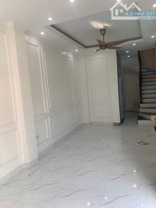 Cực rẻ - Mặt Phố Di Trạch 38m2 lô góc - 5 tầng giá 9,8 tỷ - 1