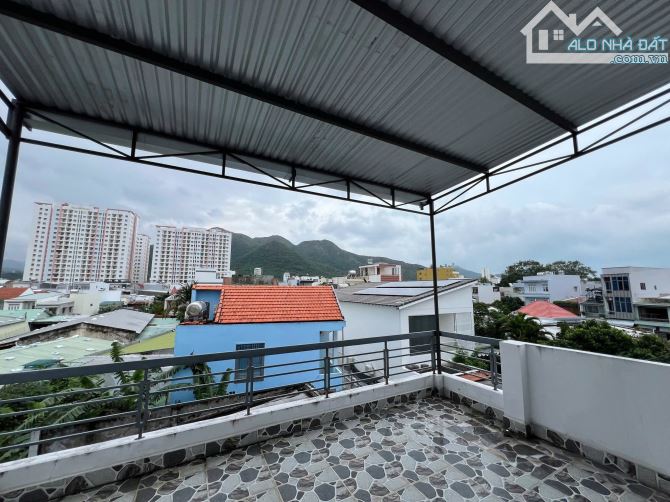 Bán nhà 3 tầng hẻm ô tô Mai Xuân Thưởng gần biển giá tốt - 1