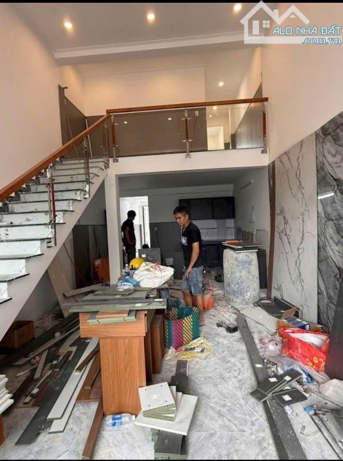 Bán nhà mặt tiền đường hẻm 385 Lê Hồng Phong 3phòng ngủ, 2 WC, sân đậu 2 ôtô. - 1