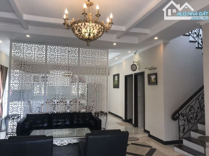 Biệt thự sang trọng gần Hồ Xuân Hương, Đà Lạt – 6 phòng ngủ, full nội thất, giá 80 tỷ - 1