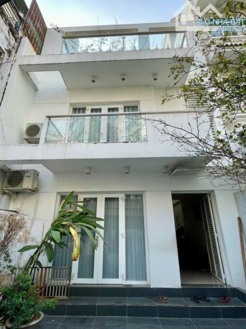 Giá sốc! 9,5 tỷ tl- Nhà hẻm xe hơi 8m – Khu Bàu Cát- Phạm Phú Thứ, P11, Tân Bình- 61,4m2 - 1