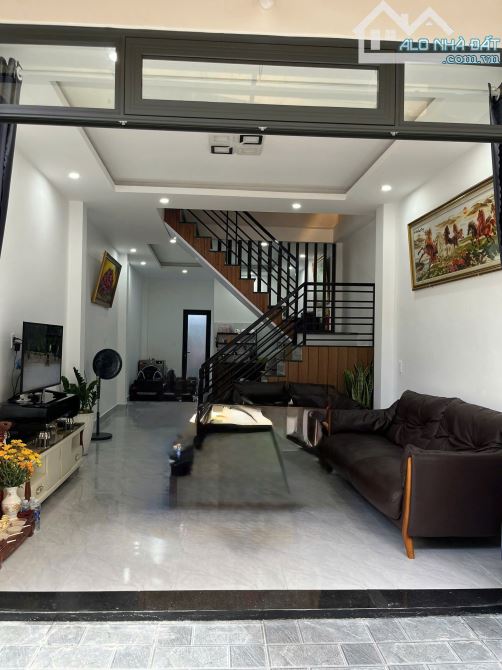 BÁN NHÀ  HẺM NGÔ QUYỀN, P.6 - 2 tỷ 4 - 1