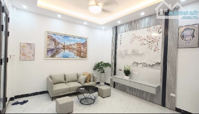 💥 SIÊU PHẨM GIANG BIÊN – 1 BƯỚC RA Ô TÔ 💥 30m² – MT 6,3m – Giá 6 TỶ  🏡 Nhà mới tinh, fu - 1