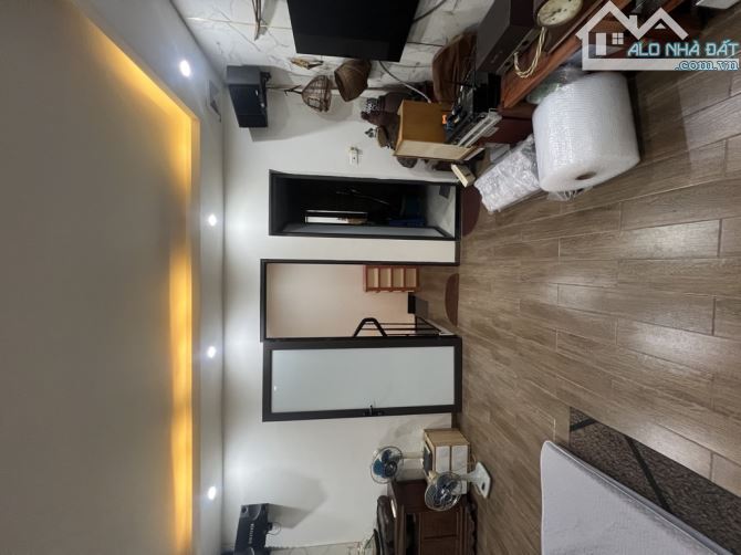 Vùng lõi long biên,nguyễn văn cừ ô tô tới cửa,nhà đẹp ở ngay - 1