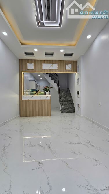 Sát mặt tiền Hoàng Diệu  Vip Q4 - Ngang 3.6 Dài 10 có 6 tỷ - 1