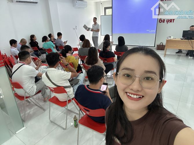 Khu Vip Nguyễn Sơn, 60m2, 3 tầng, hẻm 5m thông, chỉ 6.2 tỷ TL - 1