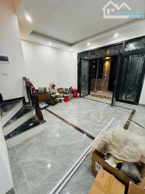 TRUNG TÂM CẦU GIẤY , NHÀ MỚI ĐẸP 6 TẦNG THANG MÁY , FULL NỘI THẤT , 10.35 TỶ - 1