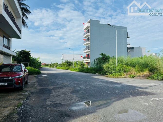 Bán đất mặt đường 30m khu phân lô Đống Chuối, trung tâm phường Hùng Vương, Hồng Bàng 4,x t - 1