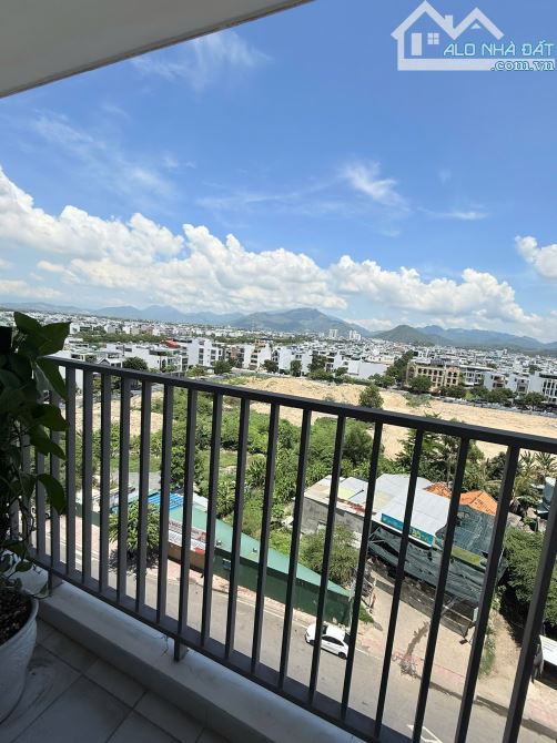 Bán căn góc CT2 Phước hải có sẵn nội thất, 2 bancon, view sông và phố, sổ đỏ lâu dài - 1