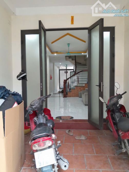 Cho Thuê Nhà Phân Lô Đẹp Xuân La, Tây Hồ: 60m2 x 4T, 14 tr/th, Ô Tô Vào, Ở, KD, VP - 1
